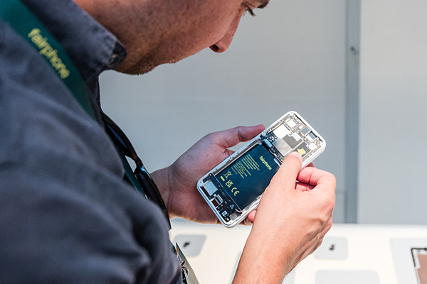 Reportage pour le lancement du Fairphone gen. 6 - Matthieu GERMAIN - 16 Reportage pour le lancement du Fairphone gen. 6